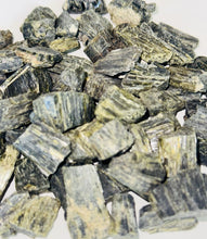 Load image into Gallery viewer, 50g Natural Raw Green Epidote Terminated Crystal Mineral Gemstone Specimen Lot