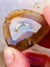 Load image into Gallery viewer, 10 Pound Bulk Old Stock Rough 1950's Agate GemStone Mineral Lapidary Collection