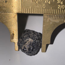 Load image into Gallery viewer, 3.7g Iolite Rough Trichroic Facet Grade Gemstone – Pleochroic Crystal Specimen 