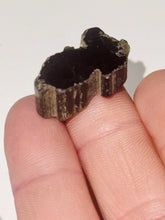Load image into Gallery viewer, 22ct Green Tourmaline Rough Crystal Gemstone Specimen - Lapidary or Faceting